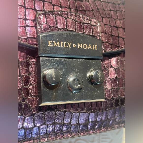 Emily and Noah Metallic Purple adjustable cross-body Purse - Picture 14 of 16